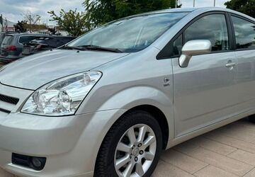 Toyota Corolla Verso 105.000 km 7.950 &euro; Aschaffenburg 63741