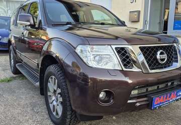 Nissan Pathfinder 236.219 km 9.700 &euro; Gelnhausen 63571