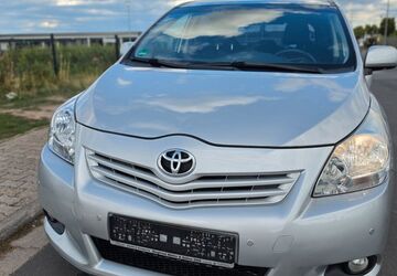 Toyota Verso 73.000 km 10.500 &euro; Dietzenbach 63128