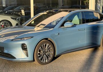 Nio ET5 29.781 km 31.950 &euro; Dieburg 64807