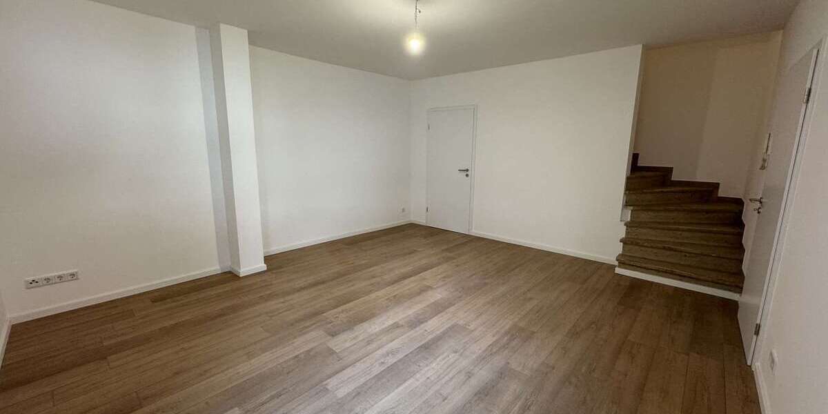 Etagenwohnung Hausen - 4 Zimmer, 120 m&sup2;, 1.150&euro; | Angebot:27007631