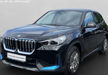 BMW iX1 26.601 km 34.810 &euro; Aschaffenburg 63741