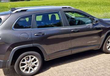 Jeep Cherokee 130.000 km 12.900 &euro; Seligenstadt, Einhardstadt 63500